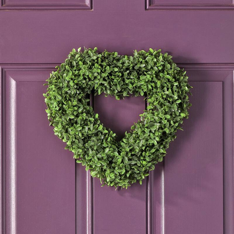 14" UV Boxwood Wall Heart