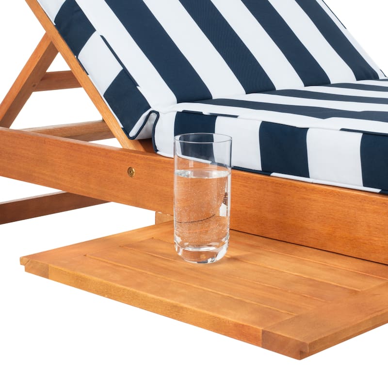 SAFAVIEH Outdoor Aubrie Adjustable Chaise Lounge Chair with Wheel.