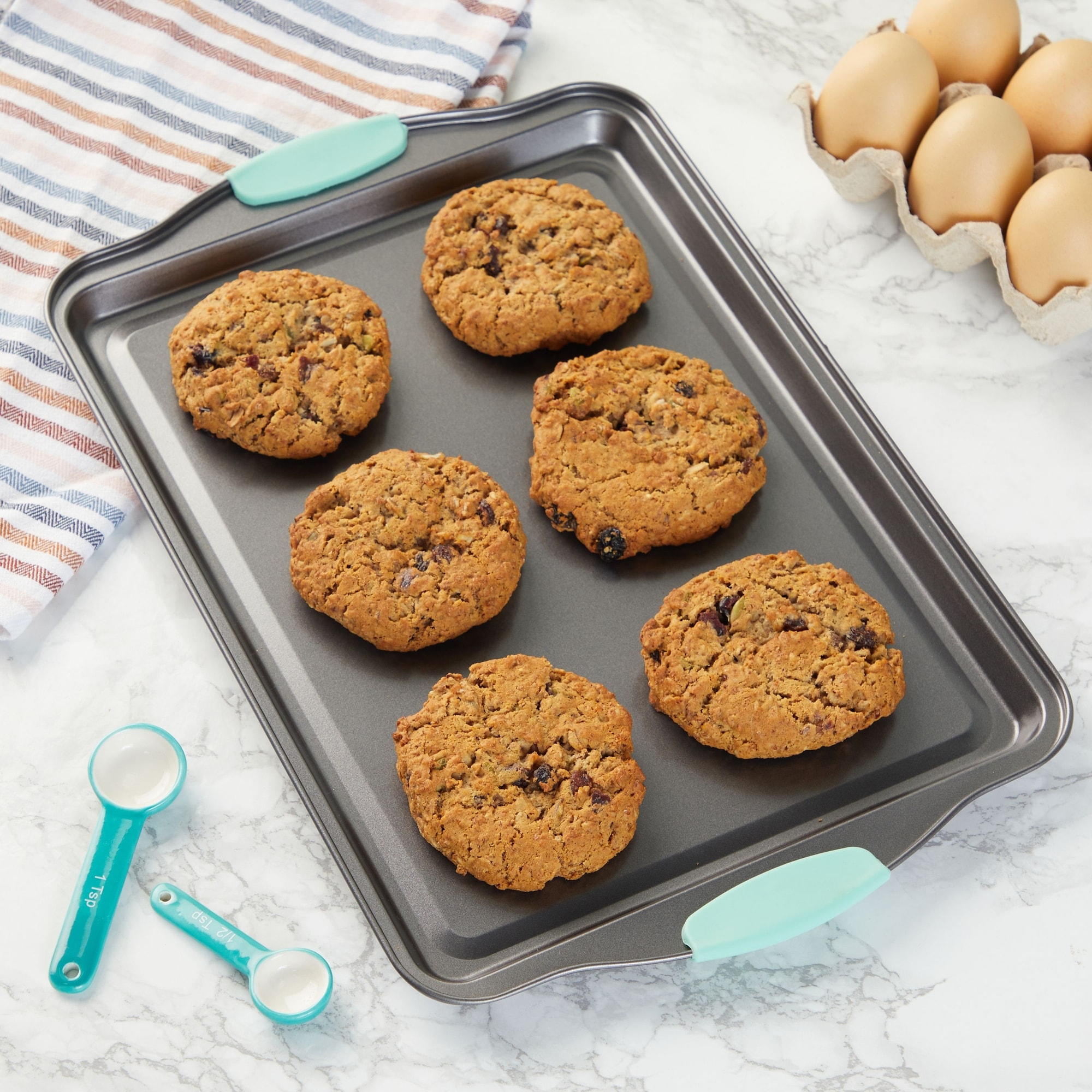 Set of 3 Nonstick Cookie Sheets for Baking Bakeware Pans with Silicone Rubber Handles 10 x 14 Inches On Sale Bed Bath Beyond 35975128
