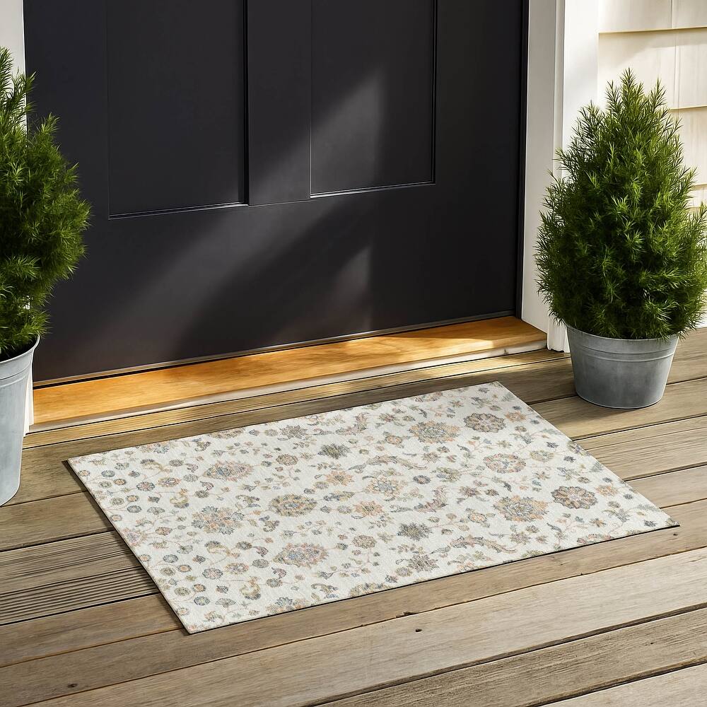 Machine Washable Indoor/ Outdoor Traditional Basalt Chantille Rug