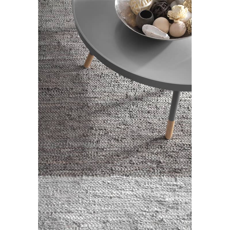 Nuloom Hand-woven Leather/ Cotton Tassel Area Rug