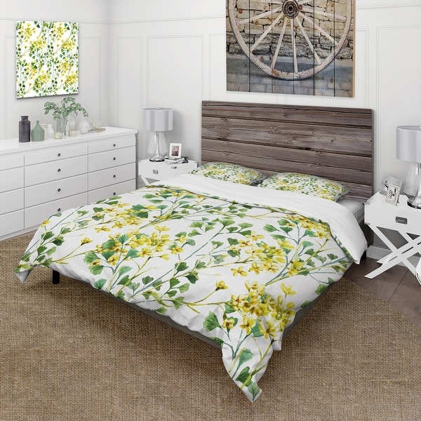 Designart 'Vibrant Yellow Summer Wildflowers' Traditional Duvet Cover Comforter Set