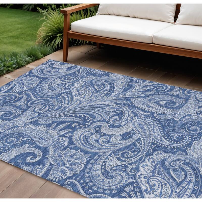 HomeRoots Paisley Transitional Rectangle Outdoor Rug - 10' X 14'