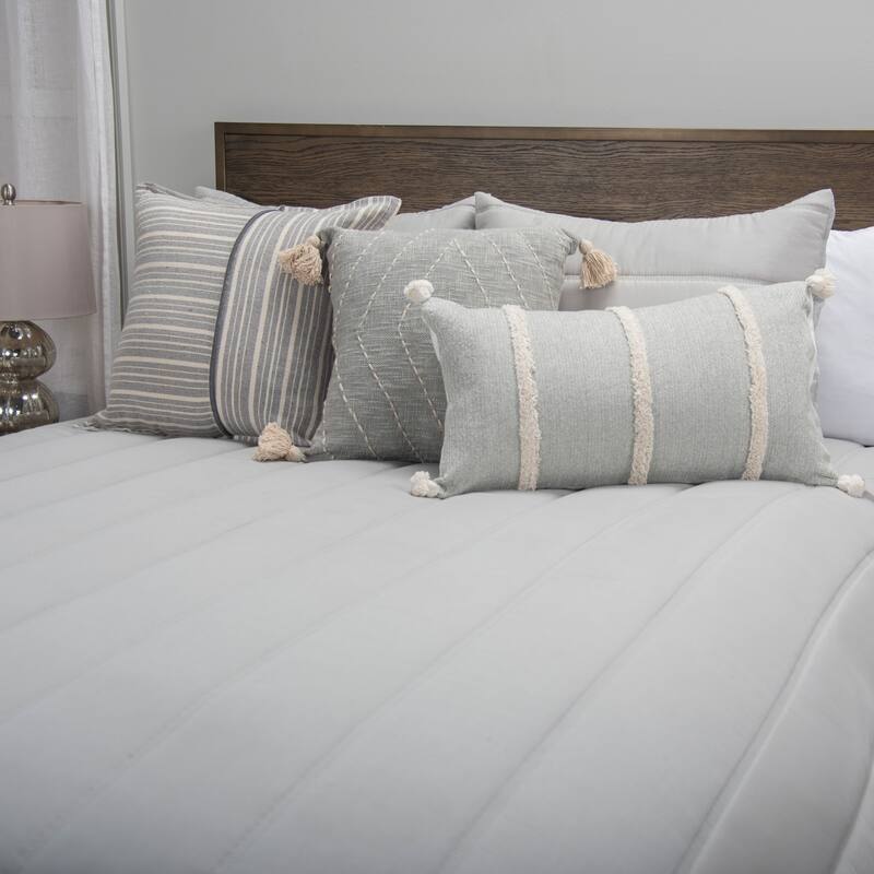 Rizzy Home Blackberry Grove Gray Channel Stitched Quilt Set