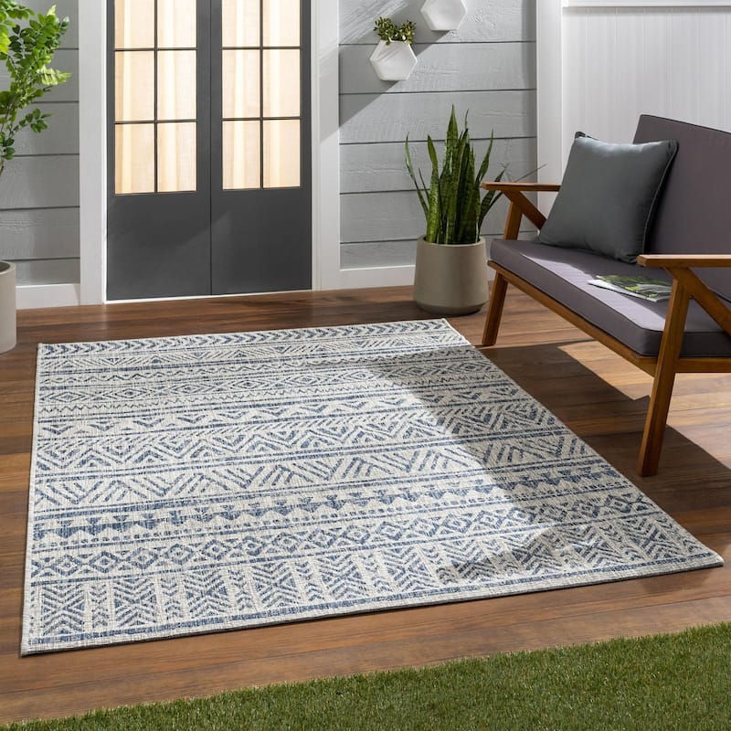 Livabliss Powlett Vintage Southwestern Indoor/ Outdoor Area Rug