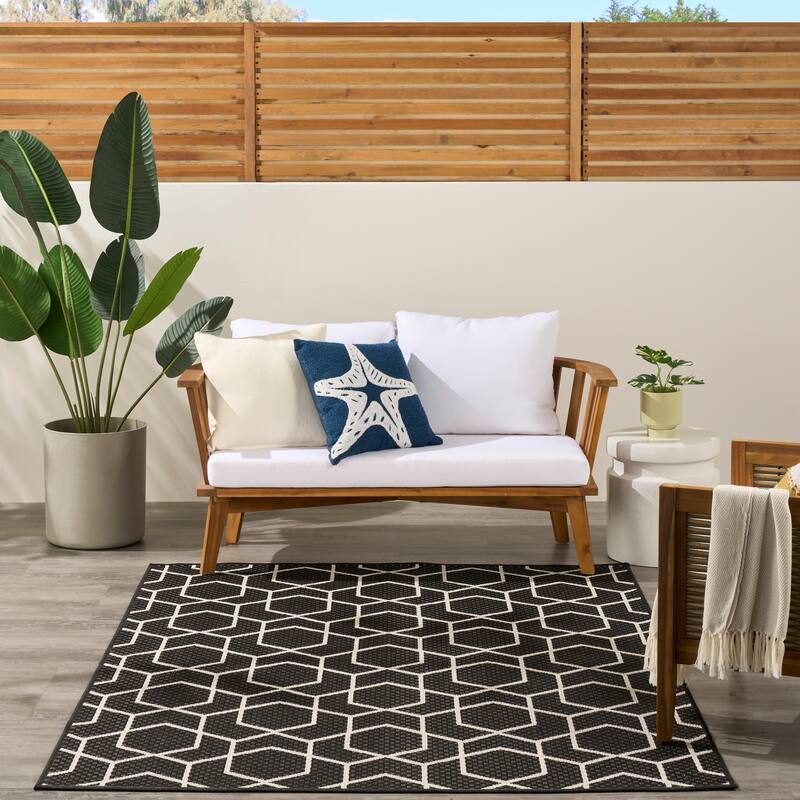 Nourison Horizon Indoor/Outdoor Geometric Area Rug - 5' x 7' - Black