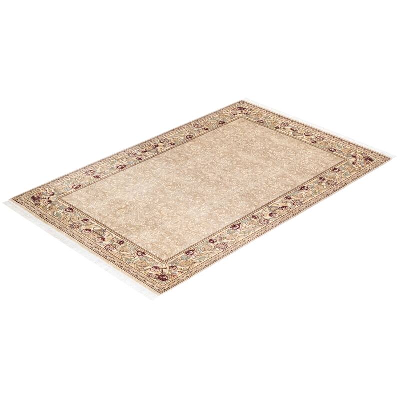 Overton Handknotted Wool Traditional Oriental Ivory Area Rug - 4' x 6'
