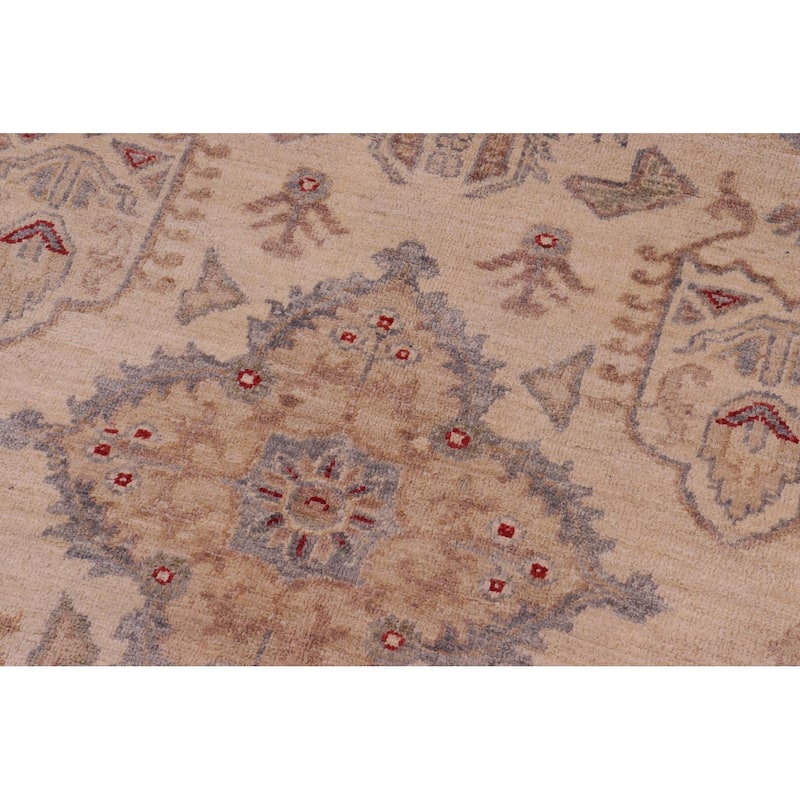 Classic Ziegler Caroyln Ivory/Gray Hand-knotted Rug - 5'7'' x 7'3''
