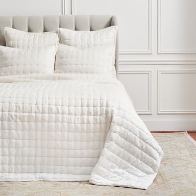 Tinsley Dove Queen Quilt