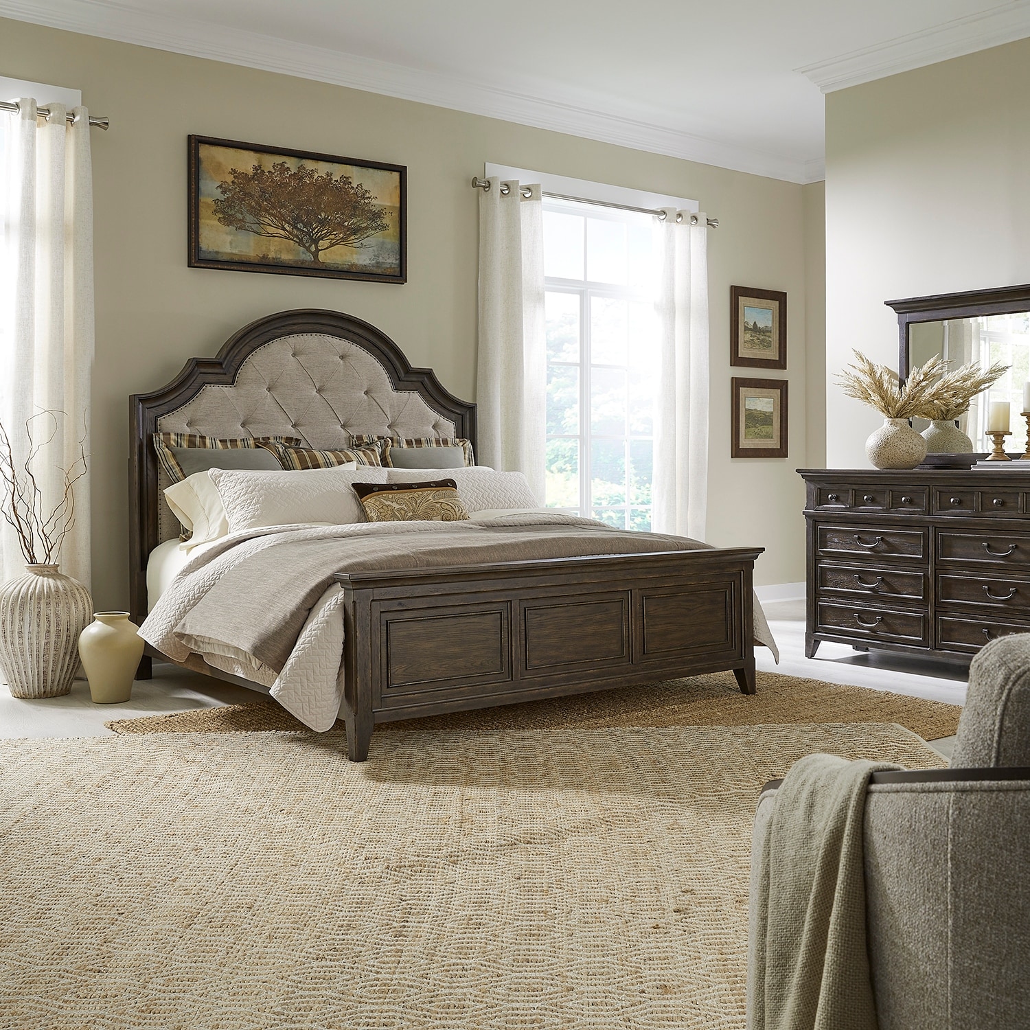 Queen bedroom 2025 sets upholstered