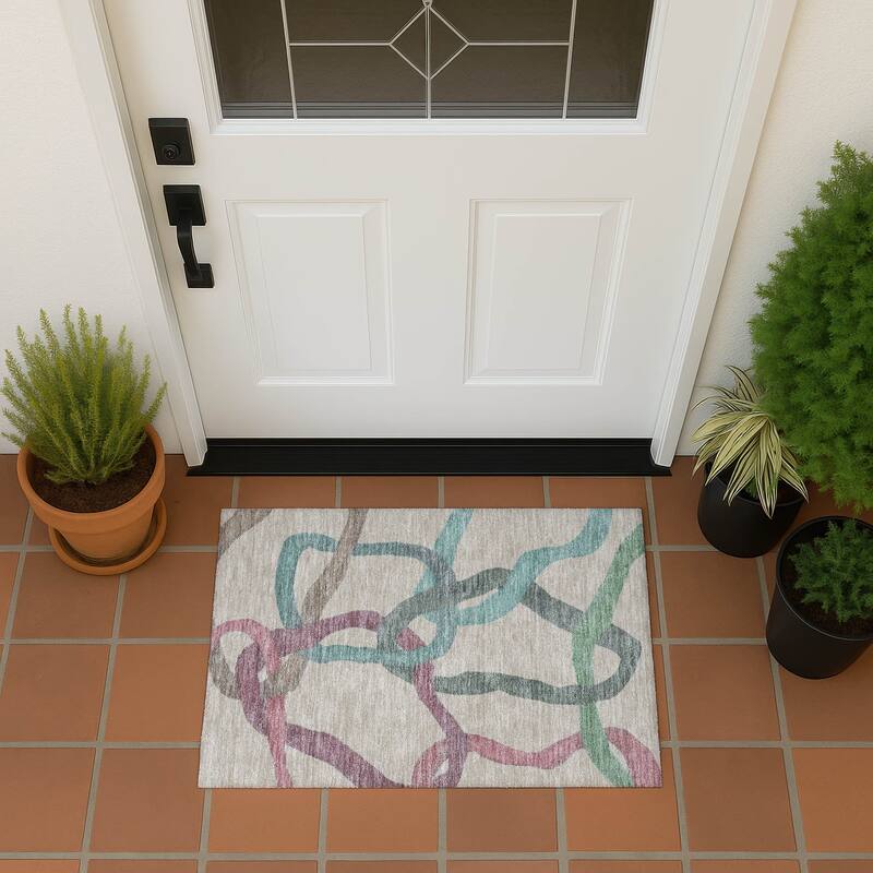 Machine Washable Indoor/ Outdoor Abstract Links Chantille Rug - Tan - 1'8" x 2'6"
