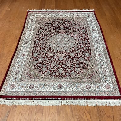 HERAT ORIENTAL Handmade 5'1 x 7'8 Kashmiri Silk Rug - 5'1" x 7'8"