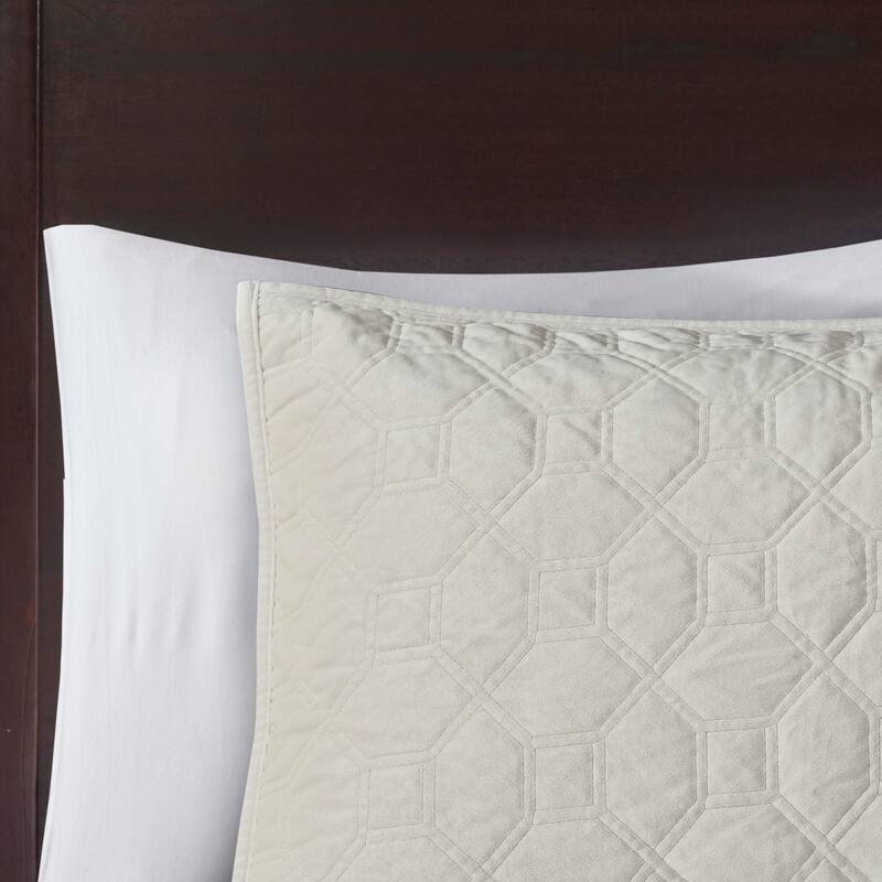 Madison Park Emery 3 Piece Velvet Quilt Set