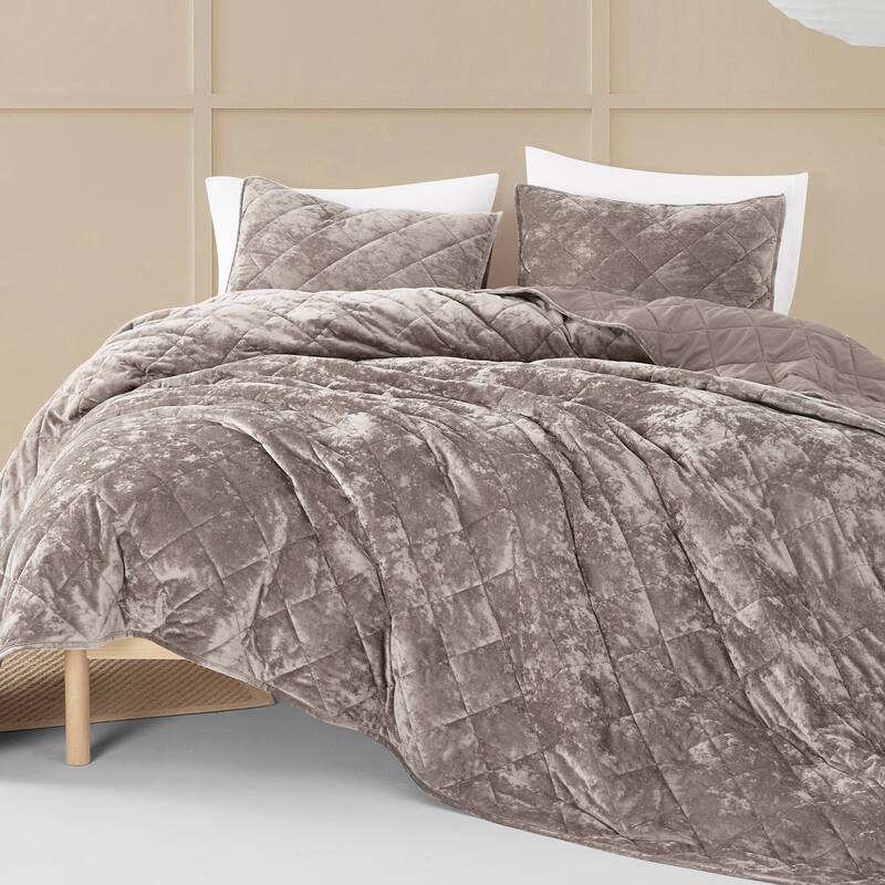 Beaute Living Diamond Velvet 3 Piece Quilt Set