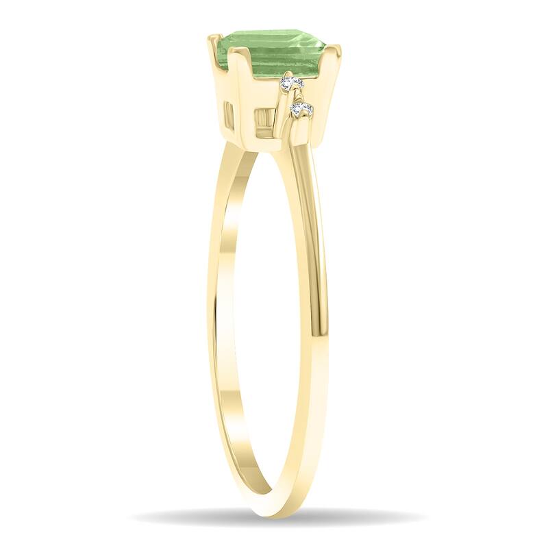 Women's Square Shaped Green Amethyst and Diamond Sparkle Ring in 10K Yellow Gold