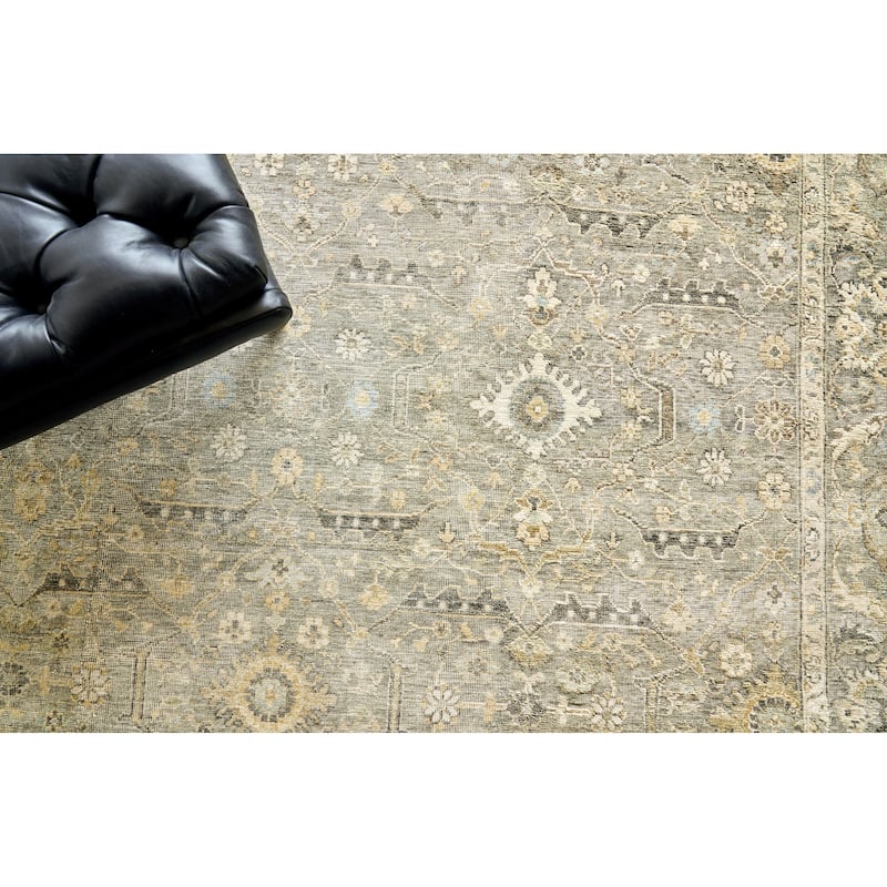 EXQUISITE RUGS Heirloom Hand-knotted New Zealand Wool Khaki Area Rug.