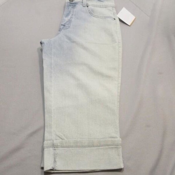 light blue jean capris