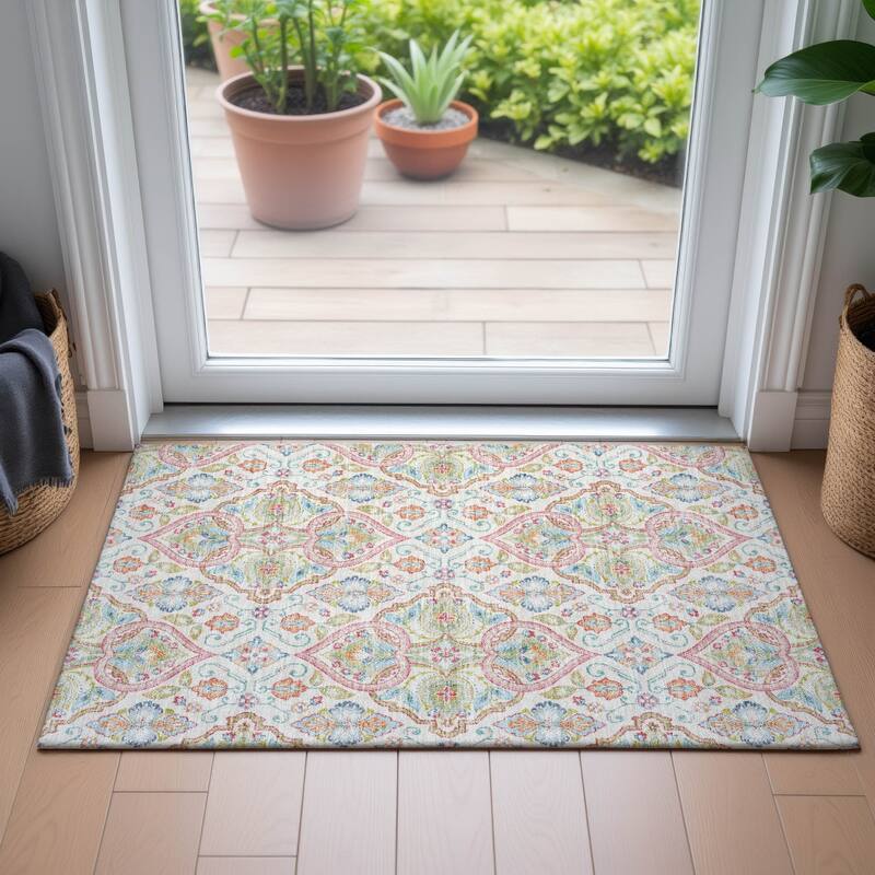 Machine Washable Indoor/Outdoor Traditional Spades Chantille Rug