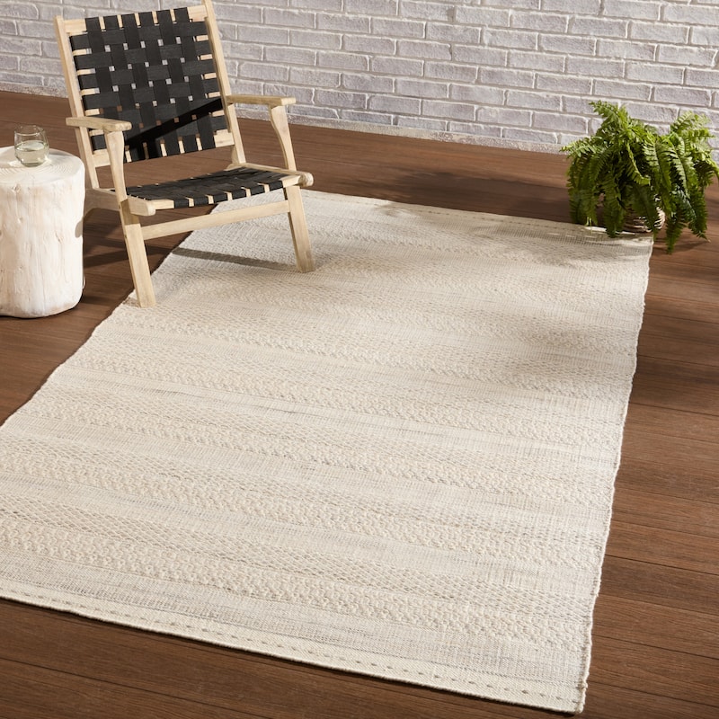 Trixie Indoor/ Outdoor Tribal Cream/ Light Gray Area Rug
