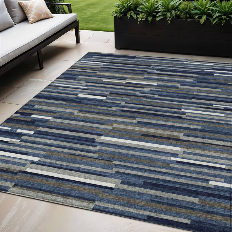 HomeRoots Striped Transitional Rectangle Outdoor Rug - 5' X 8'