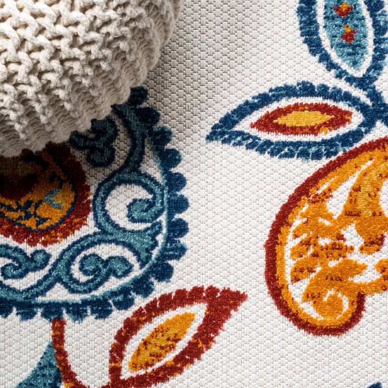 JONATHAN Y Gordes Paisley High-Low Indoor/Outdoor Area Rug