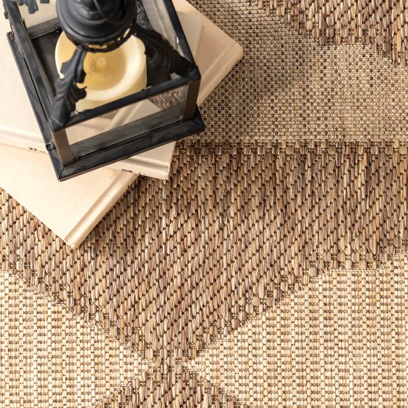 Nuloom Mickey Geometric Indoor/Outdoor Area Rug