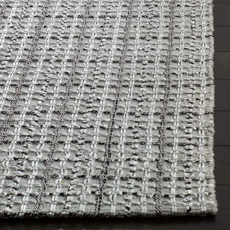 SAFAVIEH Handmade South Hampton Danika Casual Polyester Rug