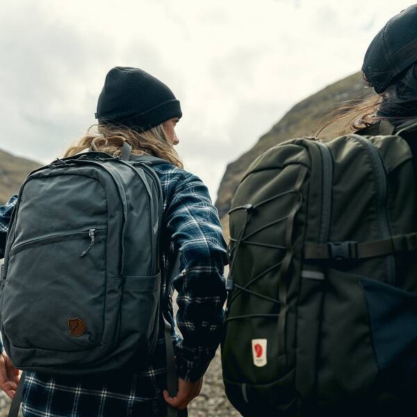 Comfortable Raven Hiking Outdoor Backpack, 28L - Navy (23345-560) - Bed  Bath & Beyond - 42578907