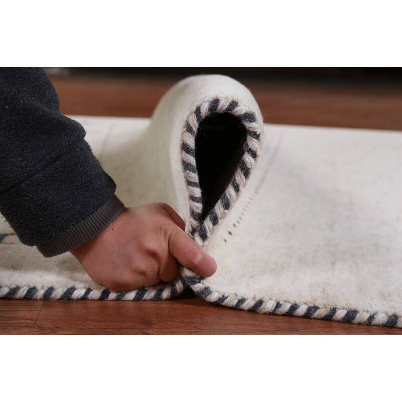 Hand Knotted Oriental 100% Wool Carpet Tribal Animal Pictorial Beige & Ivories Gabbeh Area Rug - 7' 11'' X 5' 1''