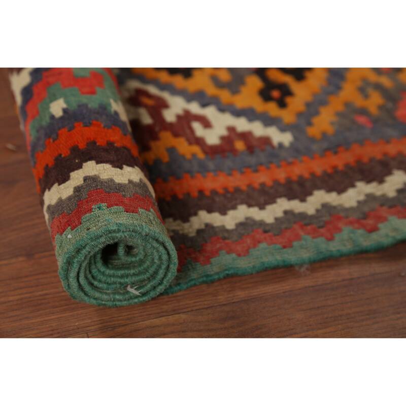 Vegetable Dye Kilim Qashqai Nomadic Persian Vintage Wool Carpet - 5'5"x 8'11"