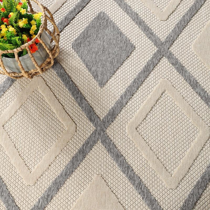 Superior Geometric Diamond Lattice Indoor Outdoor Area Rug