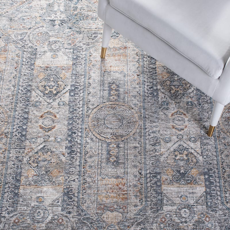 SAFAVIEH Dream Ferdane Vintage Fringe Rug