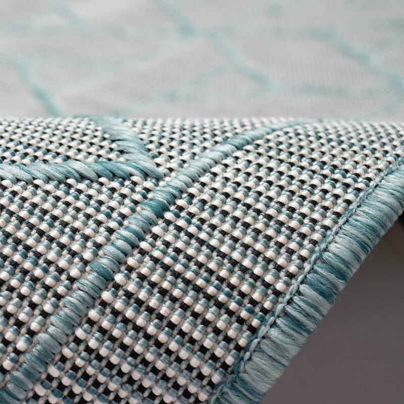 Liora Manne Carmel Pyramid Indoor/Outdoor Rug