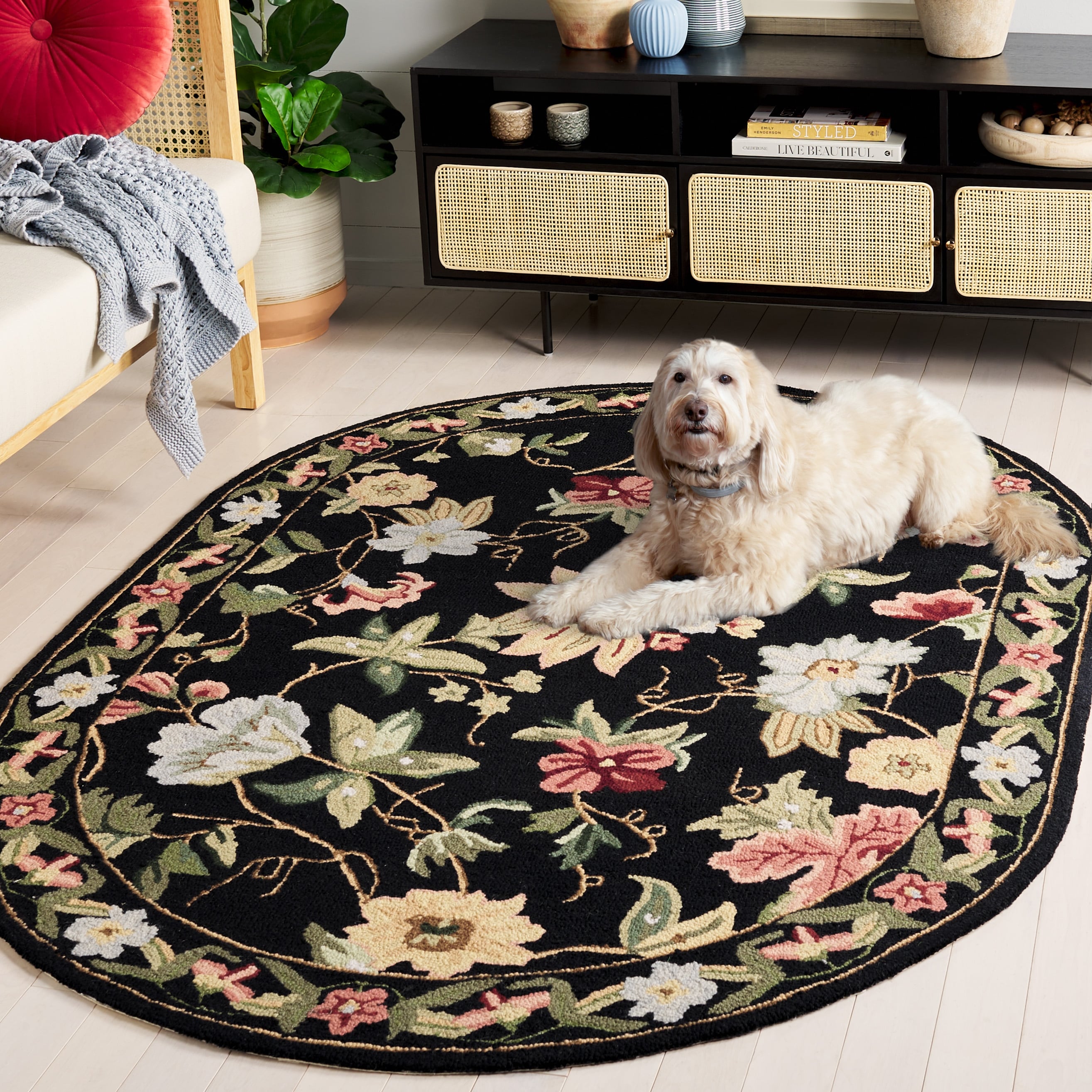 SAFAVIEH Handmade Chelsea Yauhenia French Country Floral Wool Rug