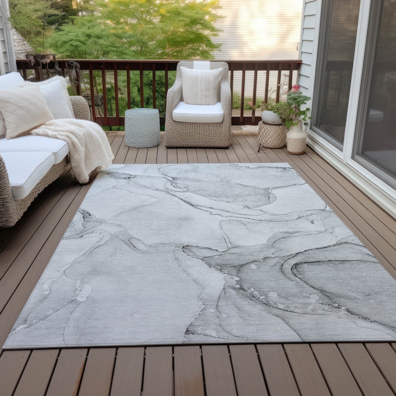 Machine Washable Indoor/ Outdoor Abstract Chantille Rug