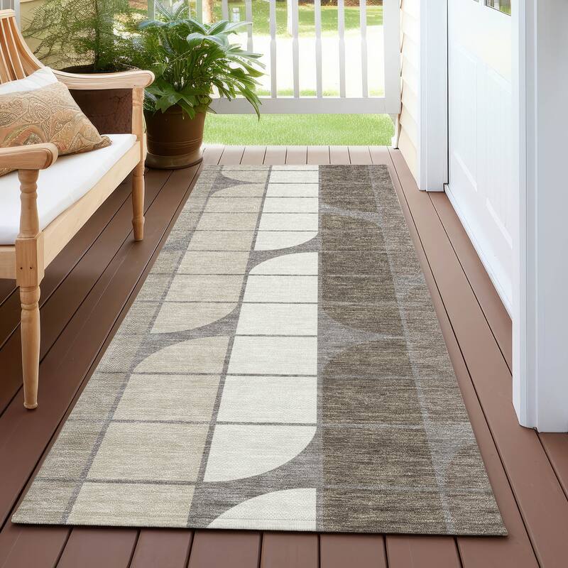 Machine Washable Indoor/ Outdoor Modern Finch Chantille Rug - Taupe - 2'3" x 7'6"
