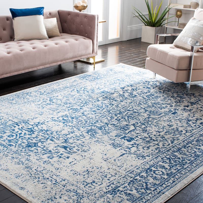 SAFAVIEH Evoke Quinn Vintage Distressed Rug