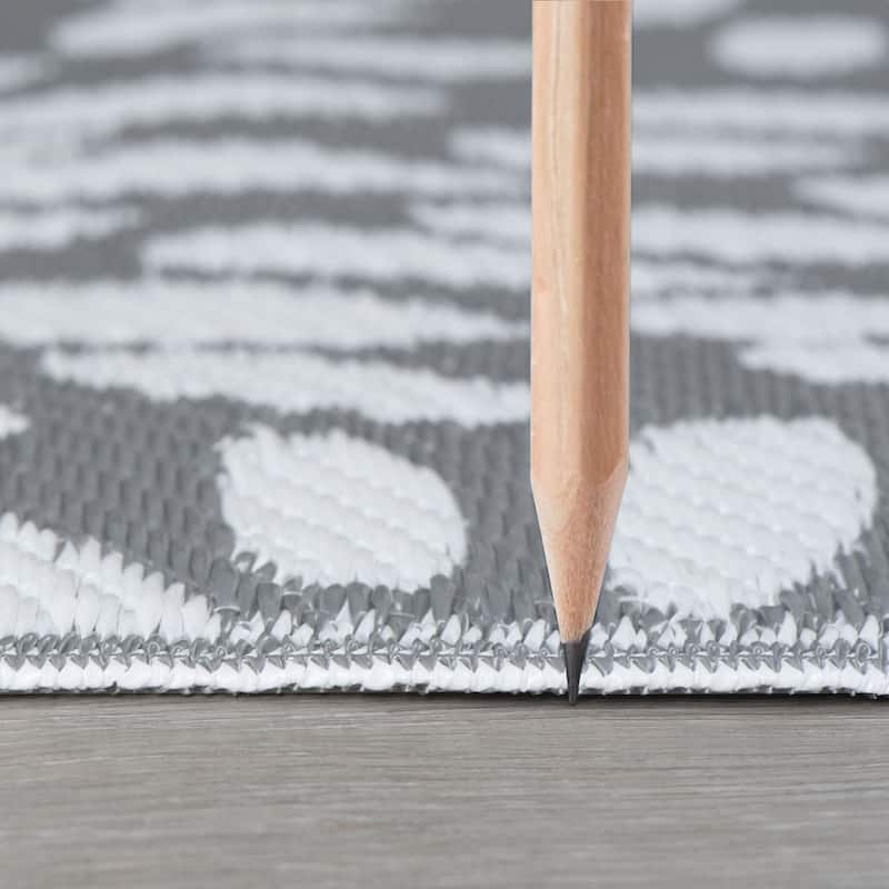 Sundown Beach Floral Indoor/Outdoor Area Rug
