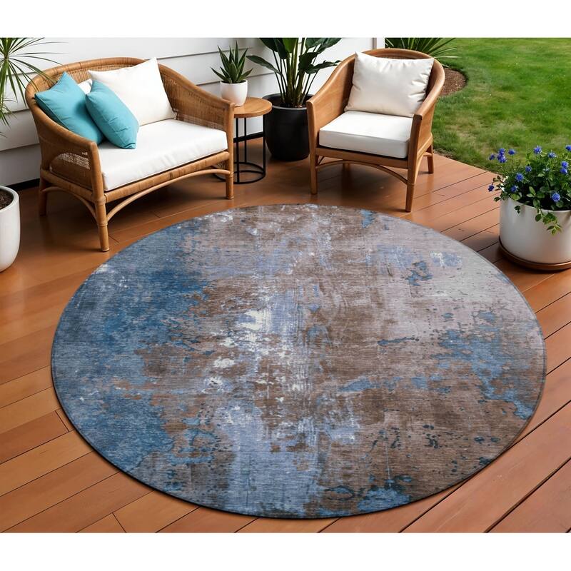 HomeRoots Abstract Transitional Rectangle Outdoor Rug - 8' Round