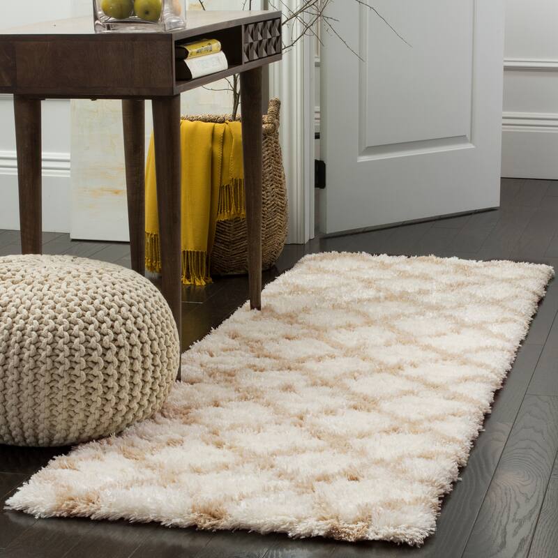 SAFAVIEH Indie Shag Milagros 2-inch Thick Rug - 2'3" x 7' Runner - Ivory/Light Beige