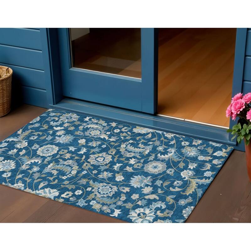 HomeRoots Floral Transitional Rectangle Outdoor Rug - 3' x 5'
