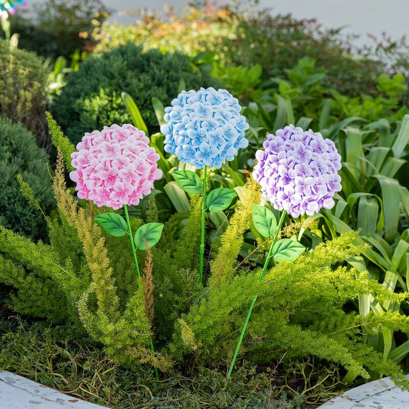 Glitzhome Set of 3 Metal Dimensional Flowers Yardstake Hydrangea Pick Wall Decor - 3-Piece Hydrangea