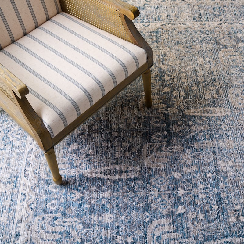 Martha Stewart by SAFAVIEH Whitney Safia Traditional Rug