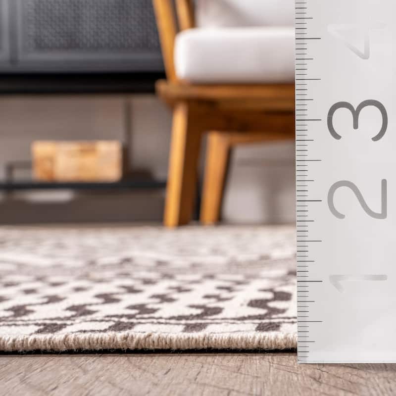 Nuloom Lydie Bohemian Banded Cotton Area Rug