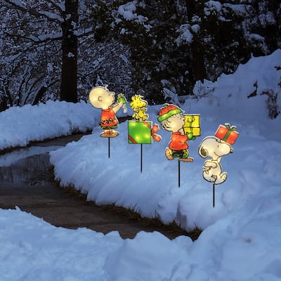 26" Peanuts 4PC Peanuts Gang with Presents Pathway Markers