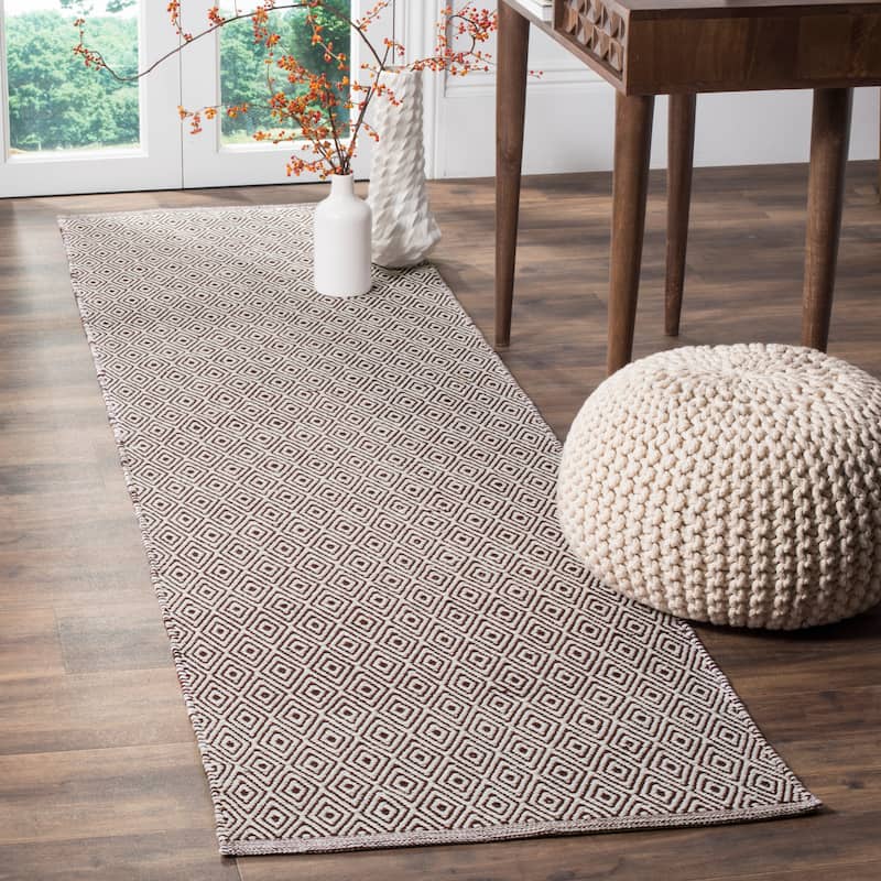 SAFAVIEH, Handmade Flatweave Montauk Brice Casual Cotton Rug - 2'3" x 8' Runner - Ivory/Chocolate