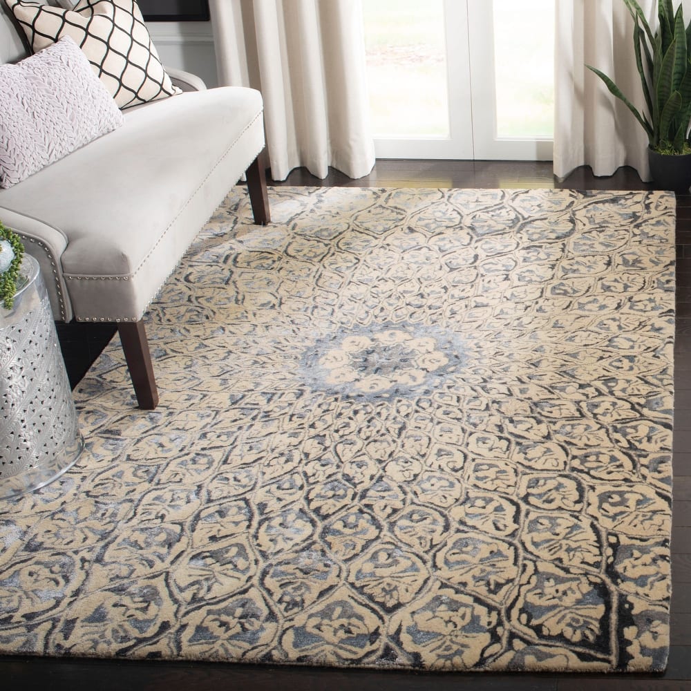 SAFAVIEH Handmade Allure Nazire Modern Floral Wool Rug