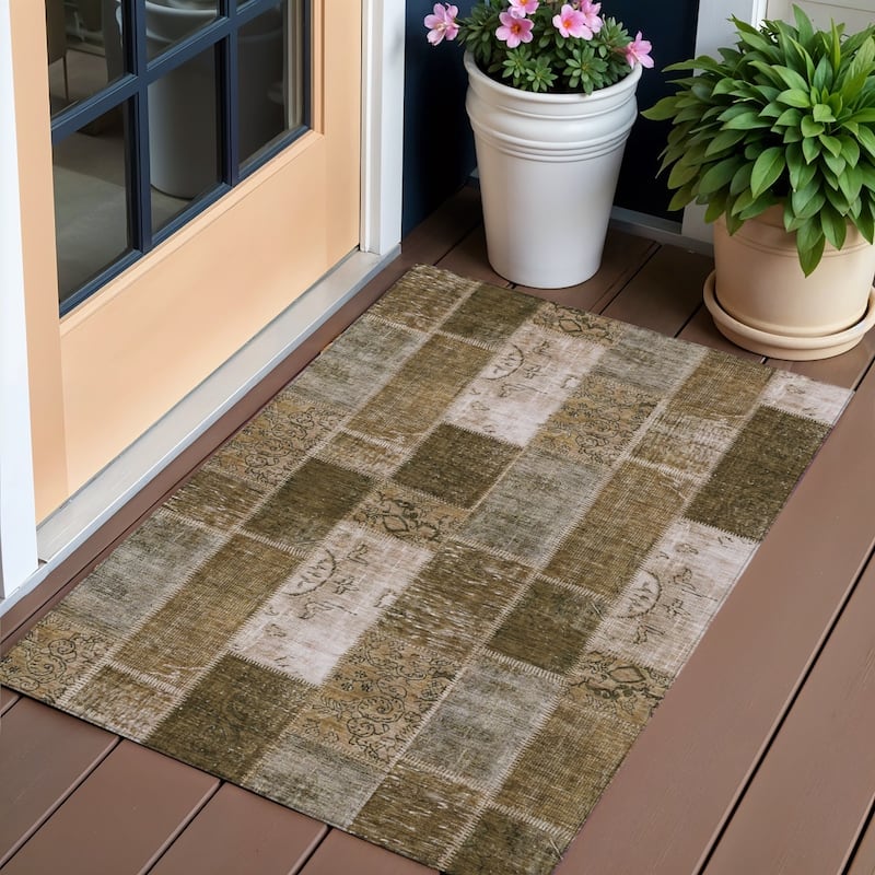 HomeRoots Patchwork Traditional Rectangle Outdoor Rug - 3' x 5'