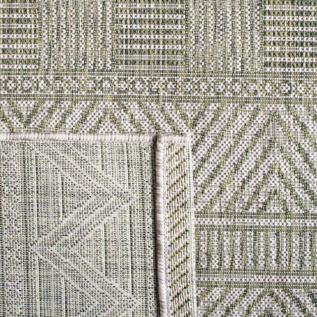 SAFAVIEH Courtyard Zorana Indoor/ Outdoor Waterproof Patio Backyard Rug