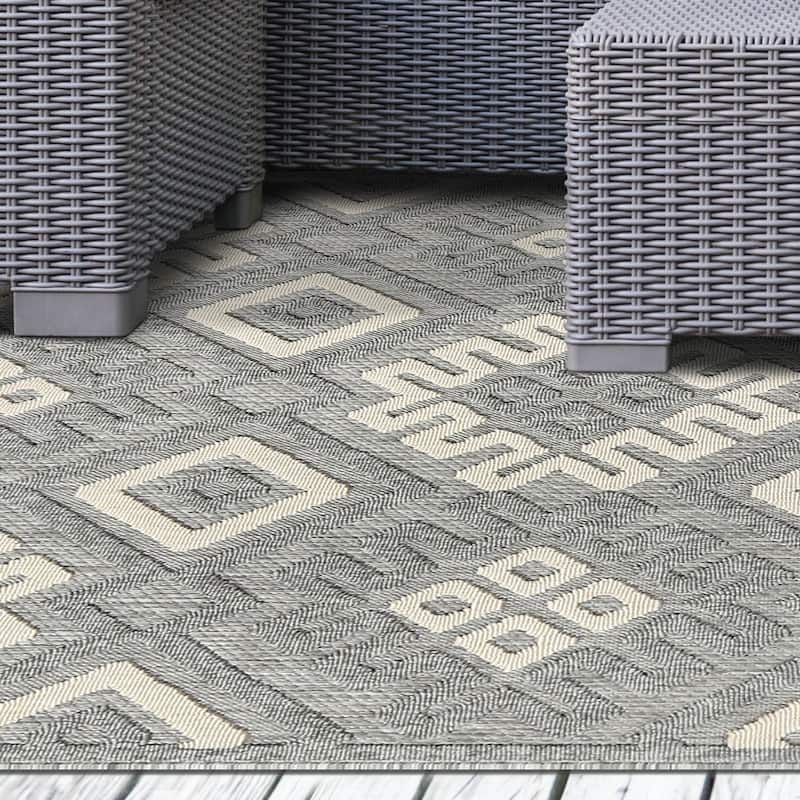 Superior Modern Geometric Diamonds Indoor Outdoor Area Rug